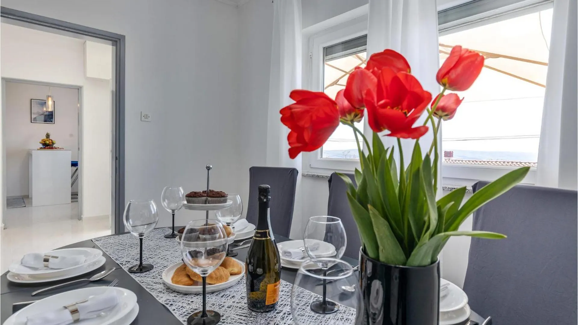 2 Bedroom Gorgeous Home In Dramalj Croatia