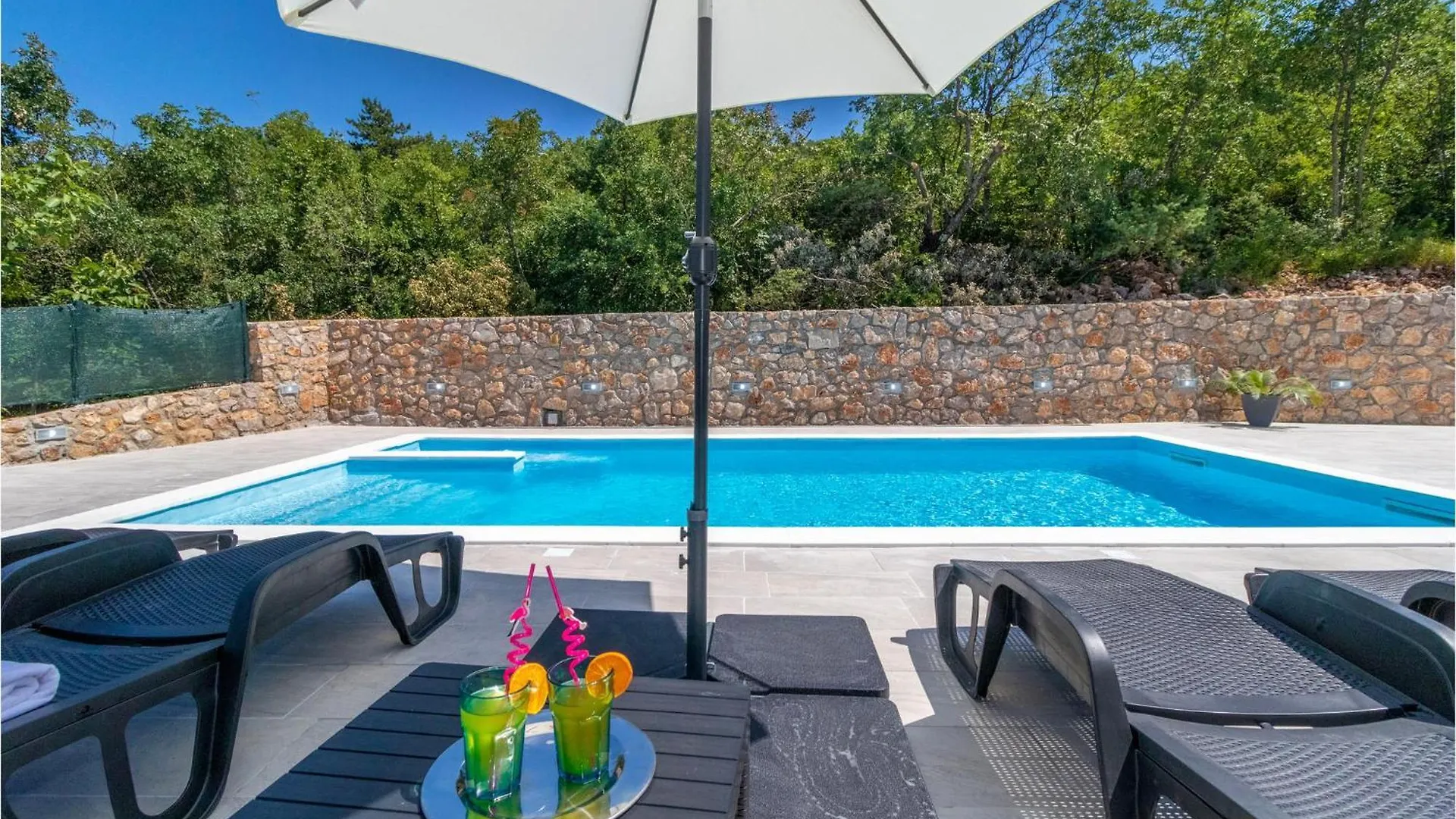 2 Bedroom Gorgeous Home In Dramalj Holiday home