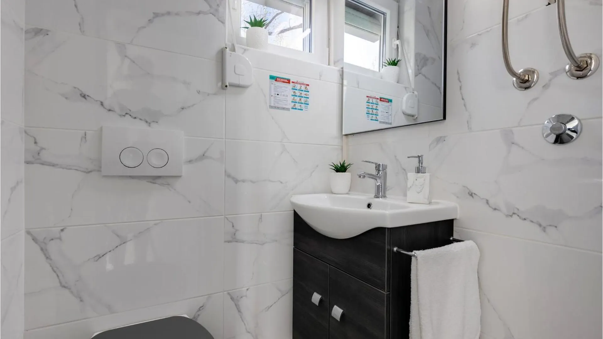 2 Bedroom Gorgeous Home In Dramalj