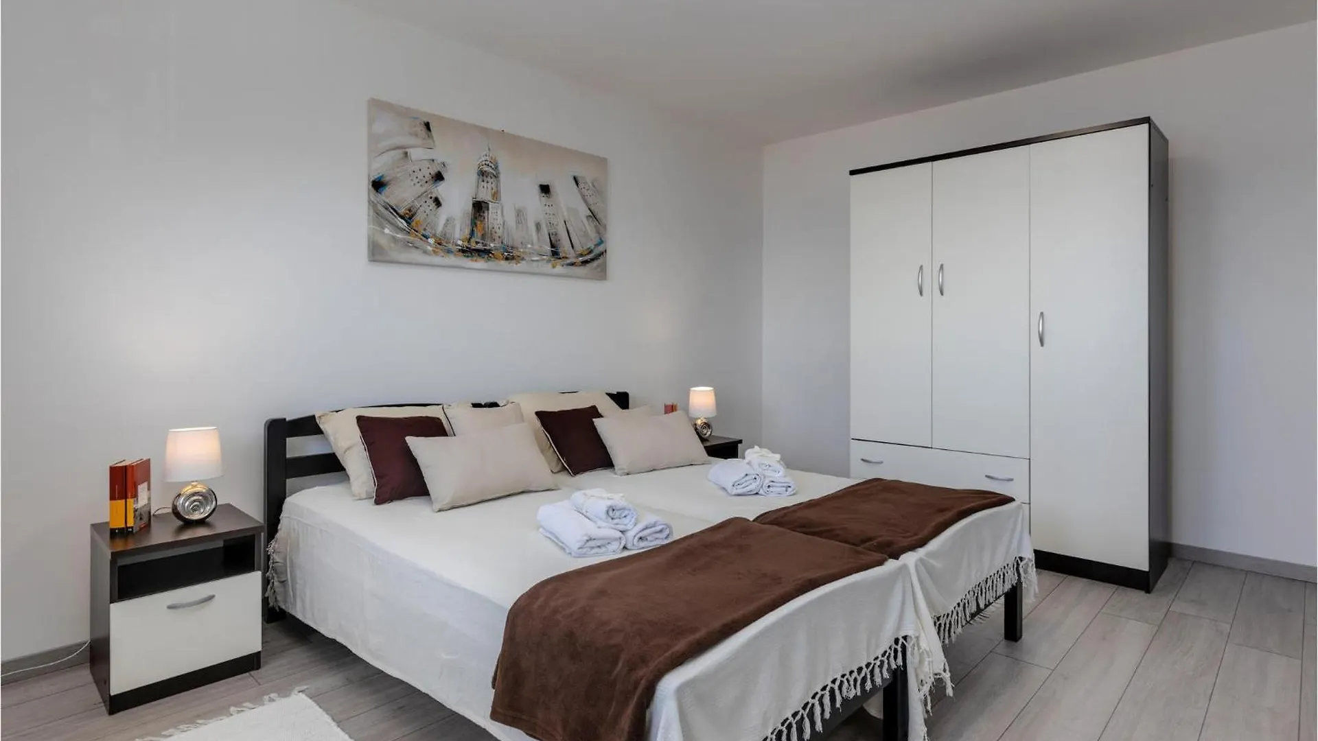 2 Bedroom Gorgeous Home In Dramalj 0*,