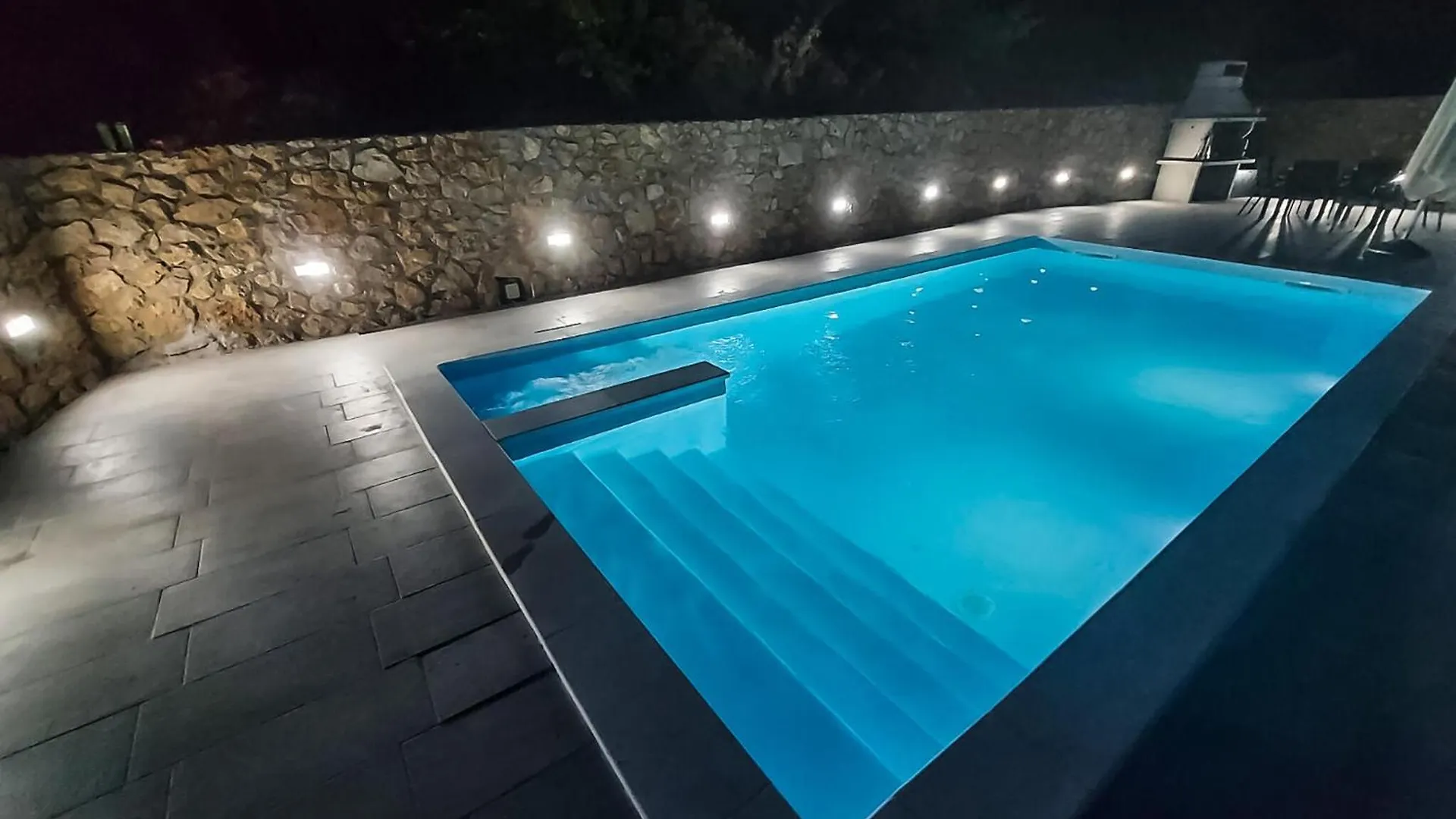 2 Bedroom Gorgeous Home In Dramalj Holiday home