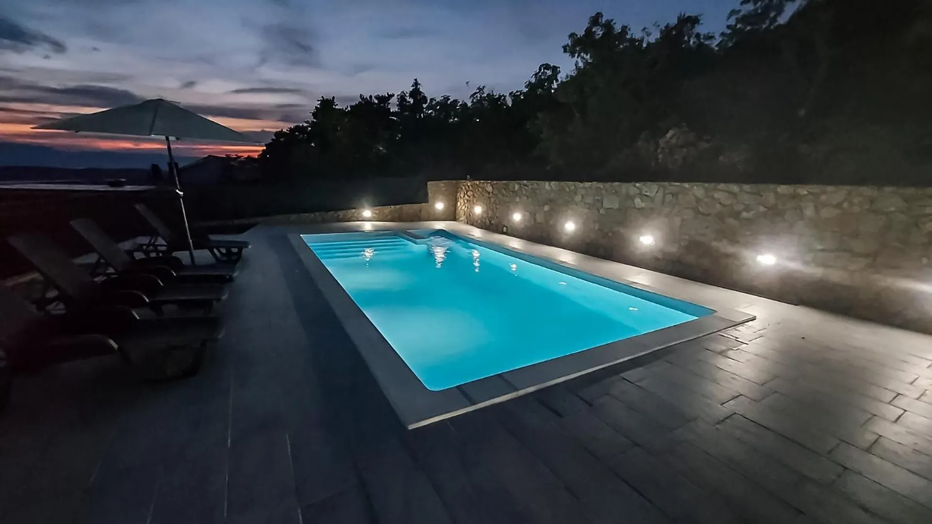 2 Bedroom Gorgeous Home In Dramalj Holiday home