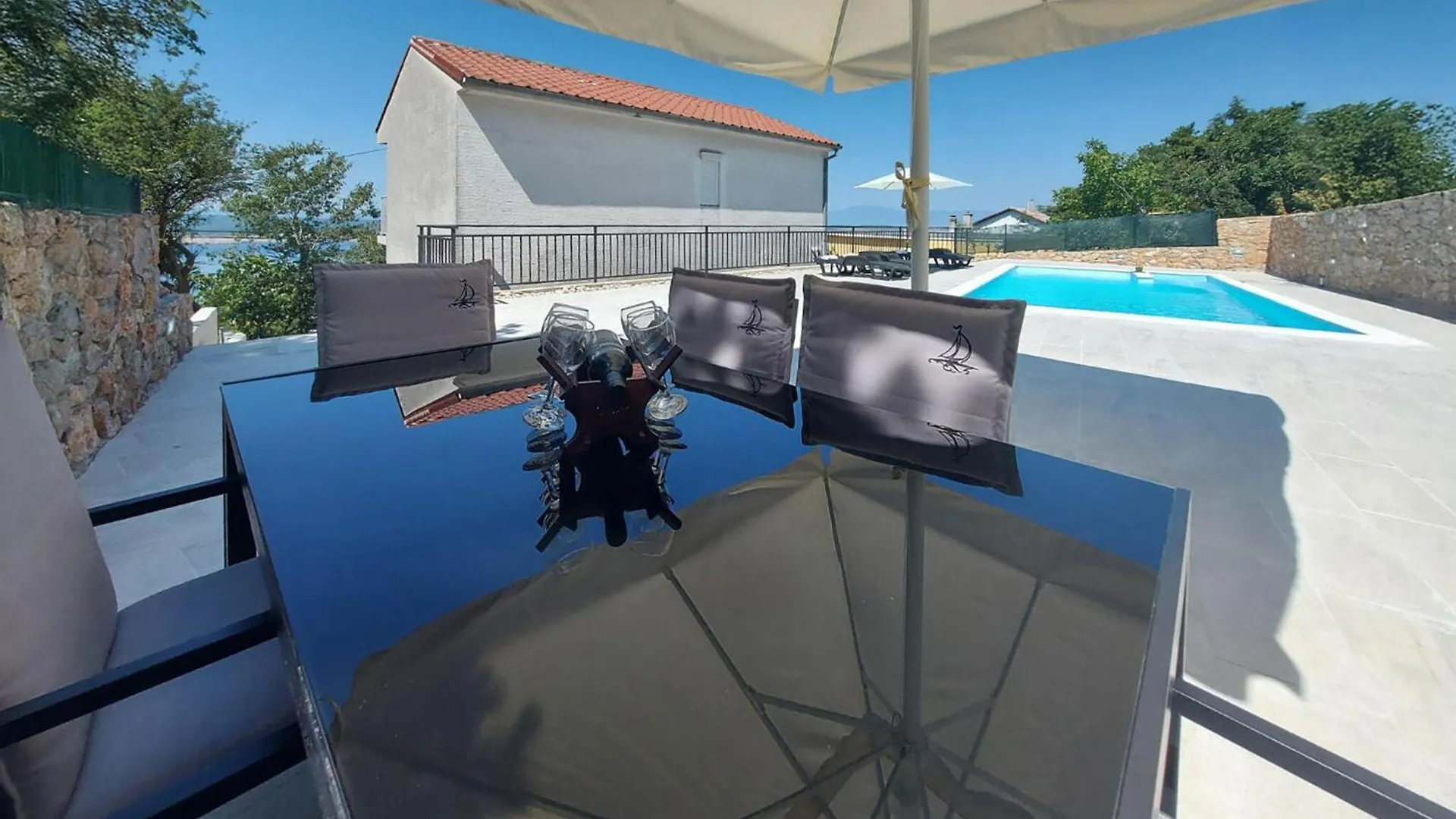 2 Bedroom Gorgeous Home In Dramalj