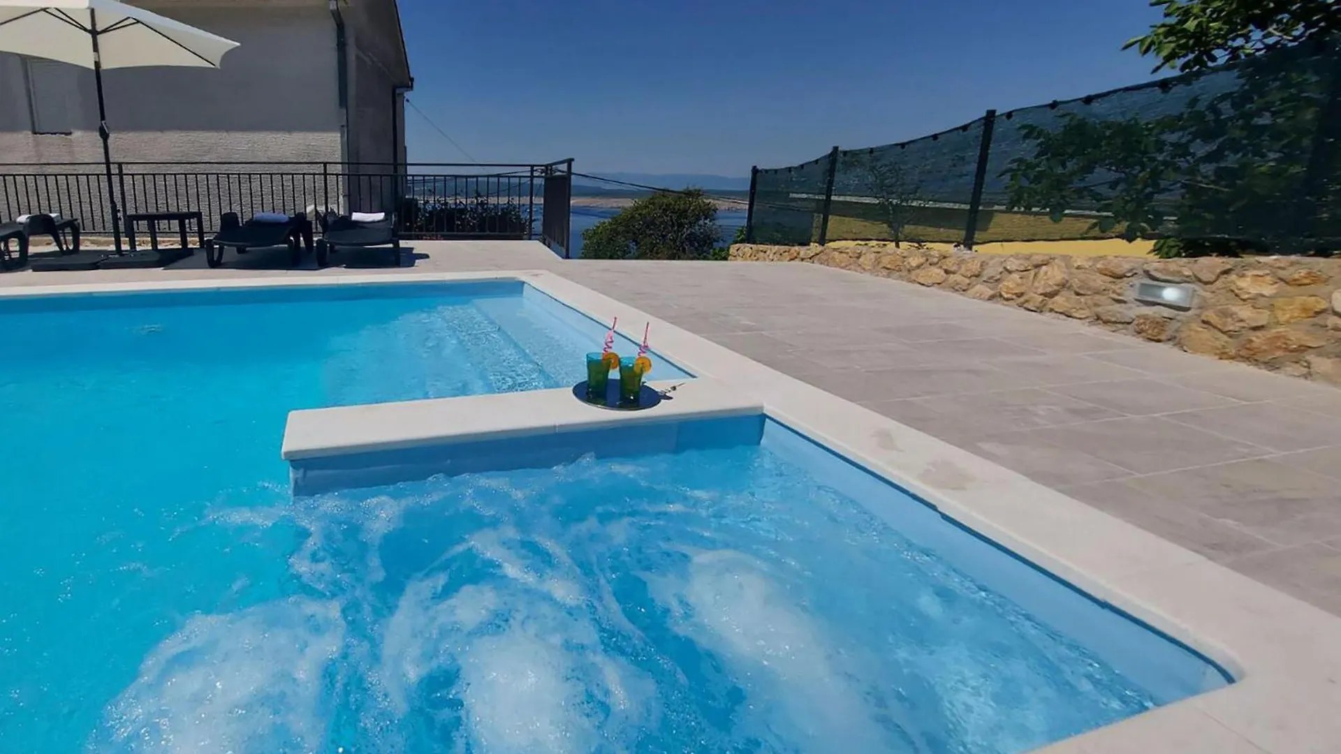 2 Bedroom Gorgeous Home In Dramalj Croatia